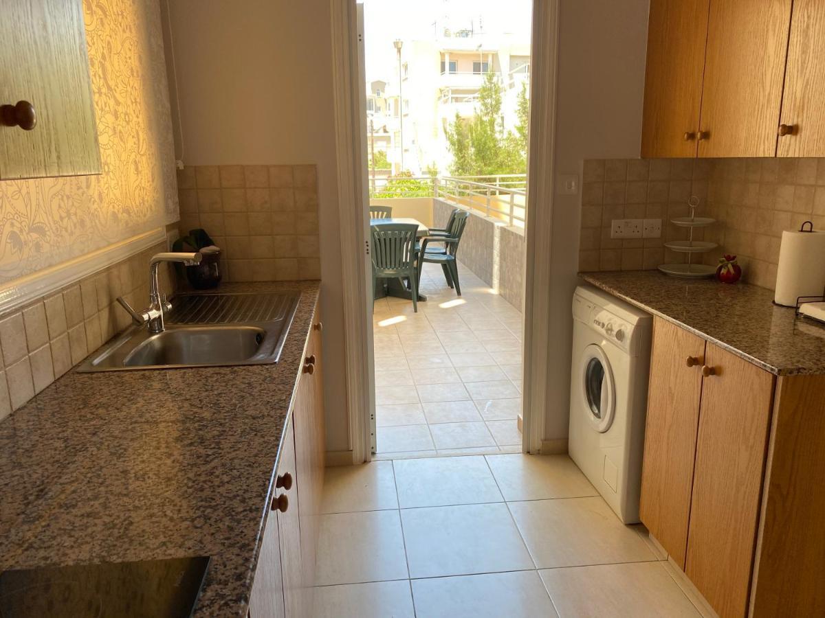 Ferienwohnung Holiday City Center Larnaka Exterior foto